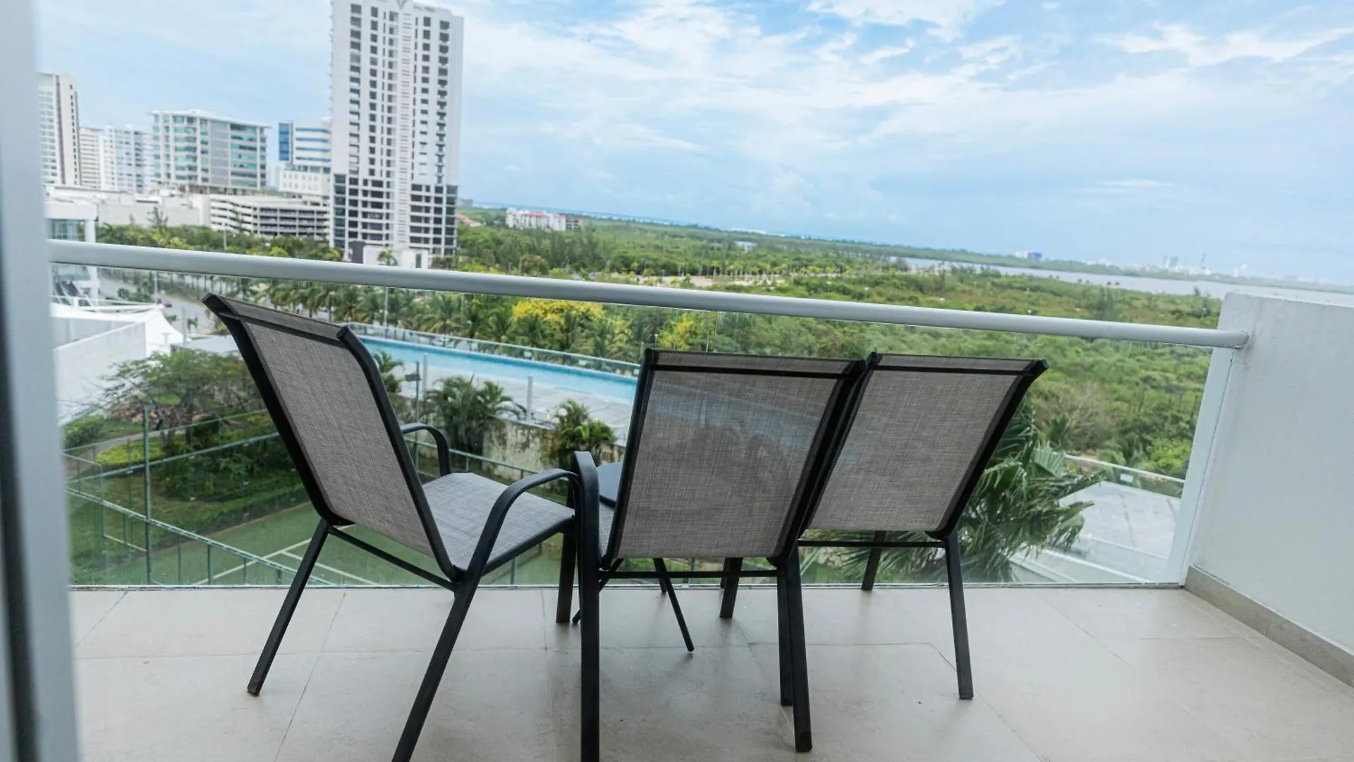 Ocean Breeze, Cancun Sanctuary - Hivenb 0*,  Mexico